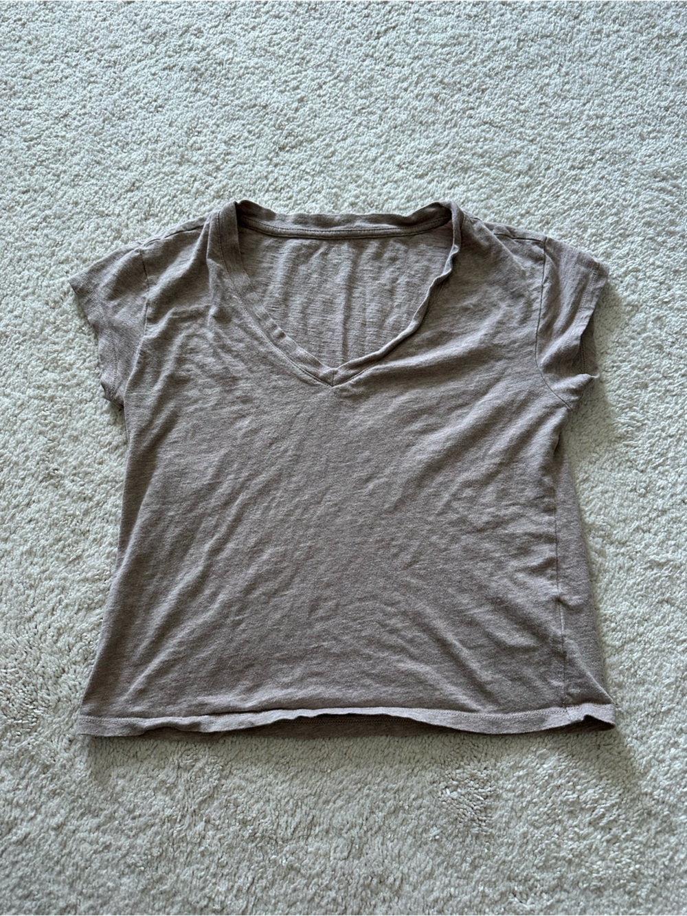 Women's V-Neck Short Sleeve Tee in Taupe